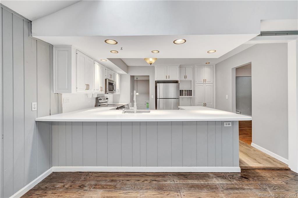 4 Cranbury Woods Road