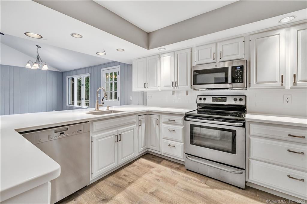 4 Cranbury Woods Road