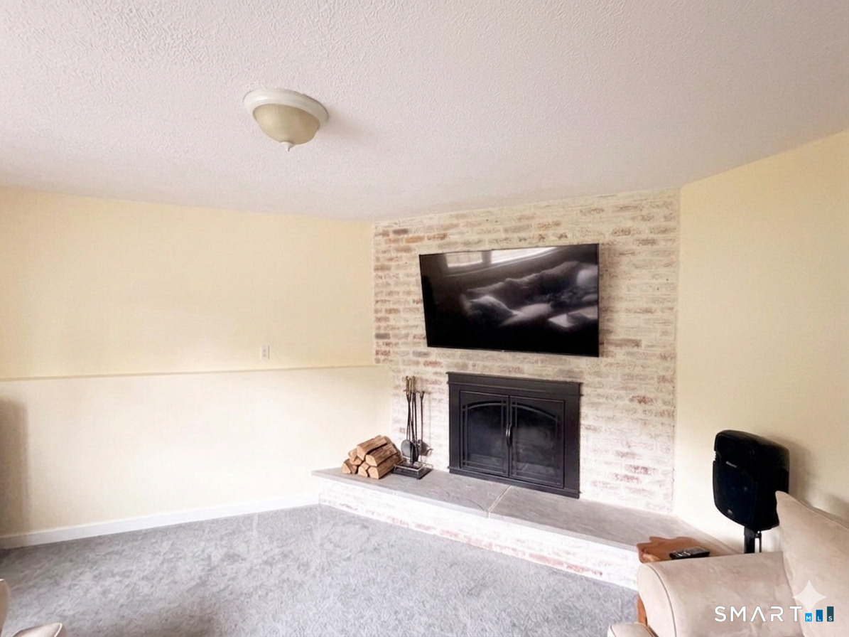4 Cranbury Woods Road