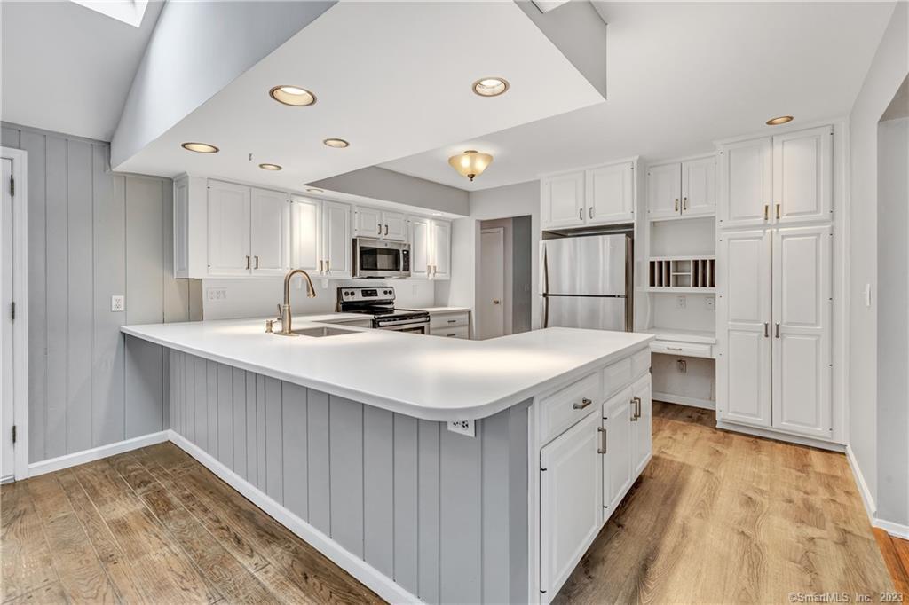 4 Cranbury Woods Road