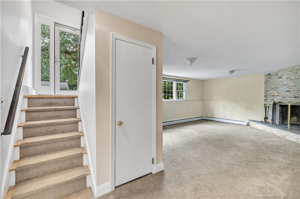 4 Cranbury Woods Road