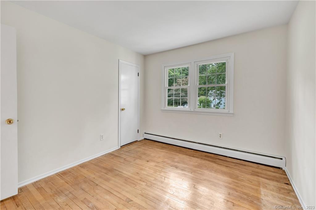 4 Cranbury Woods Road