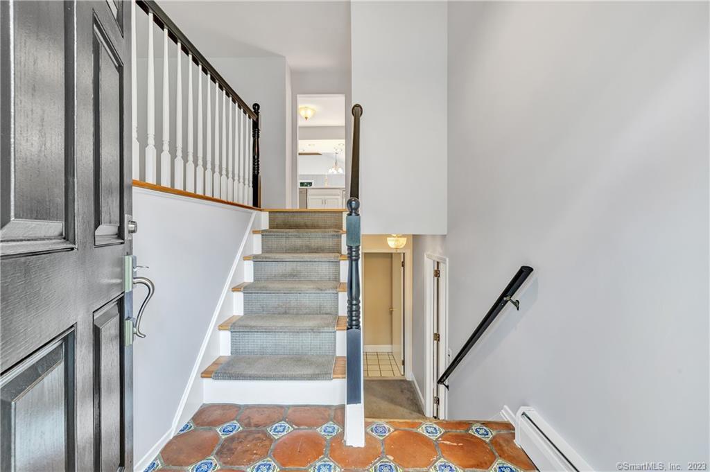4 Cranbury Woods Road
