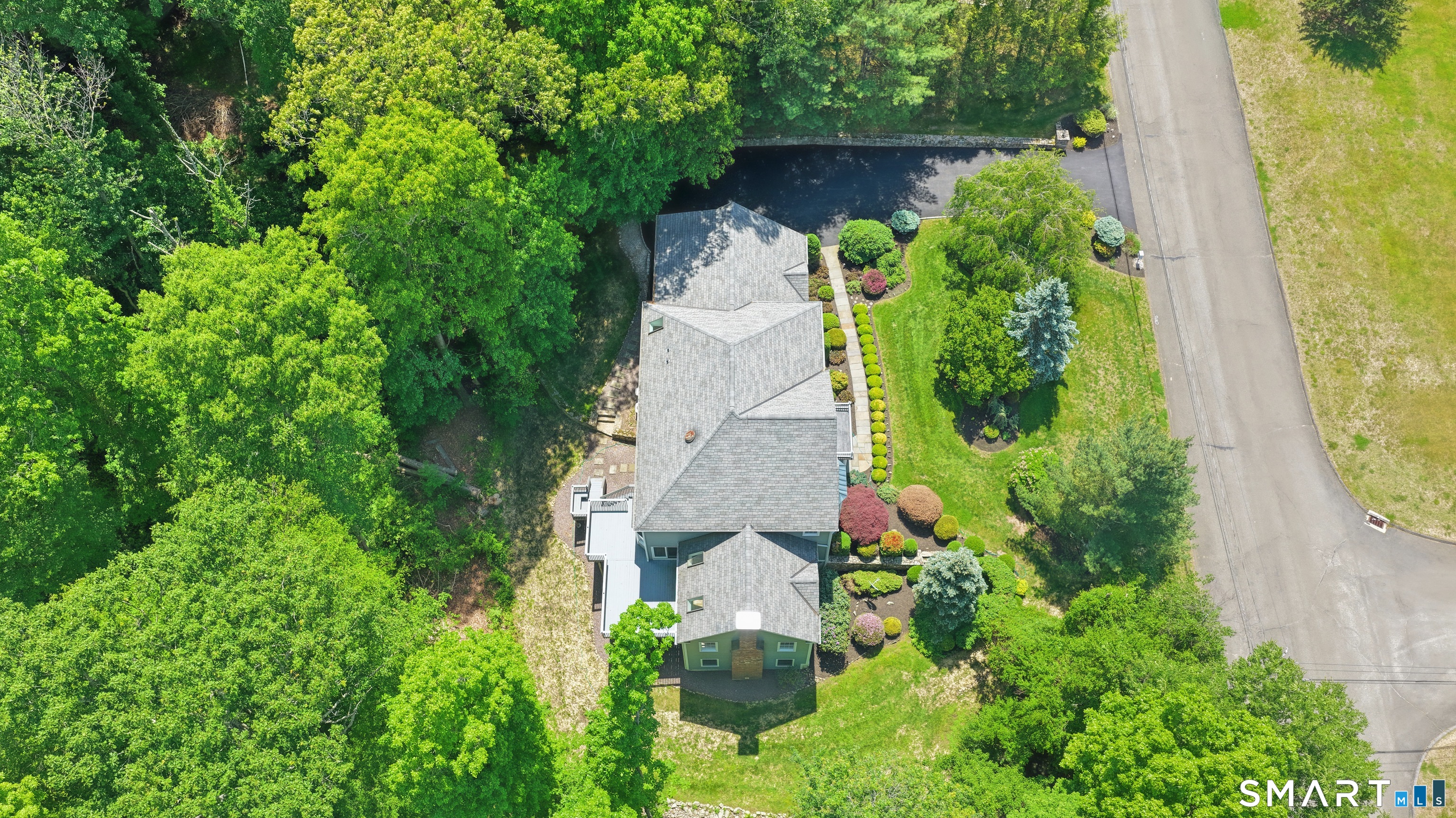35 Hunting Ridge Road