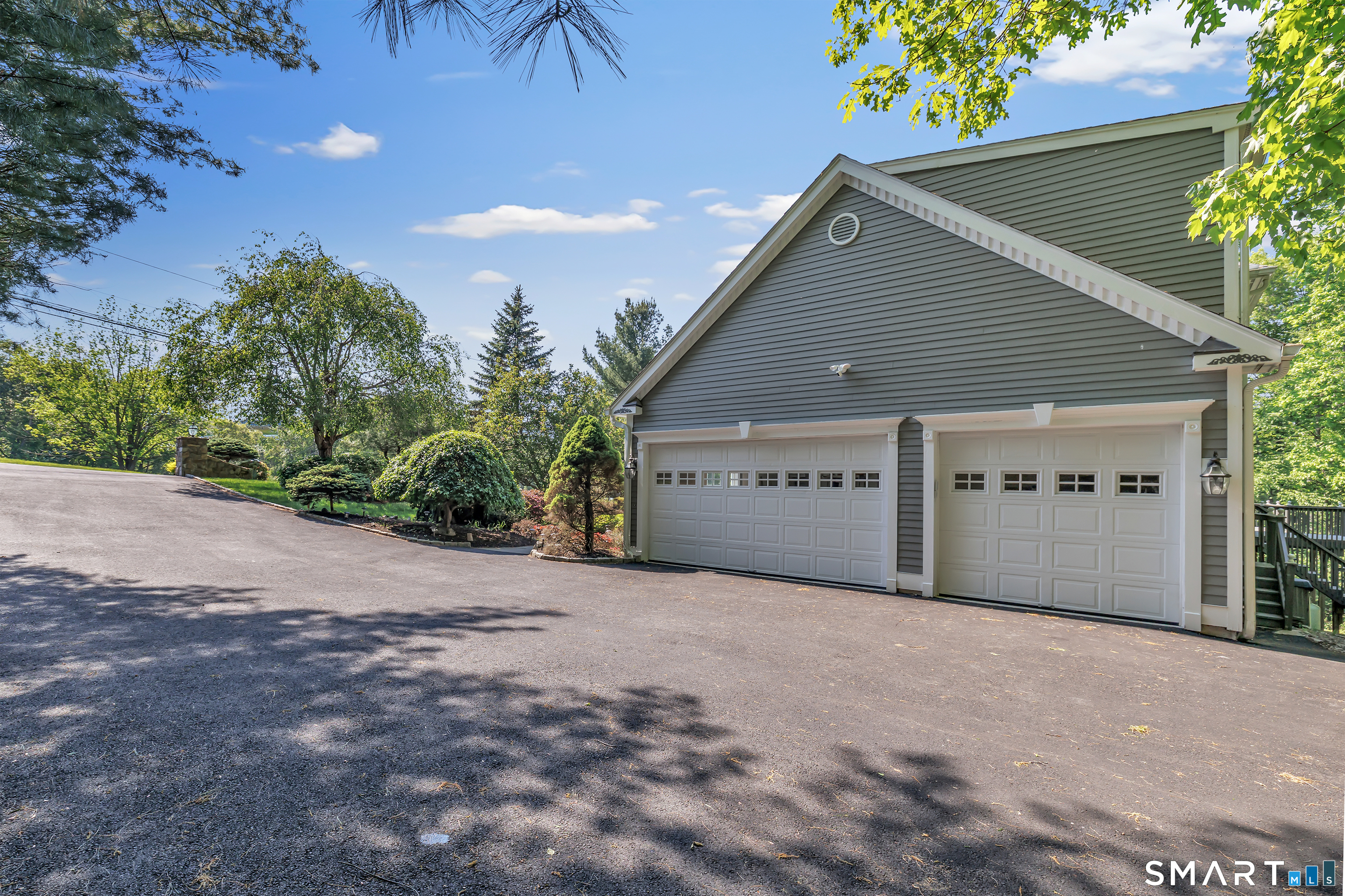 35 Hunting Ridge Road