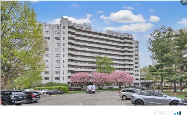 3200 Park Avenue Unit: 11E1