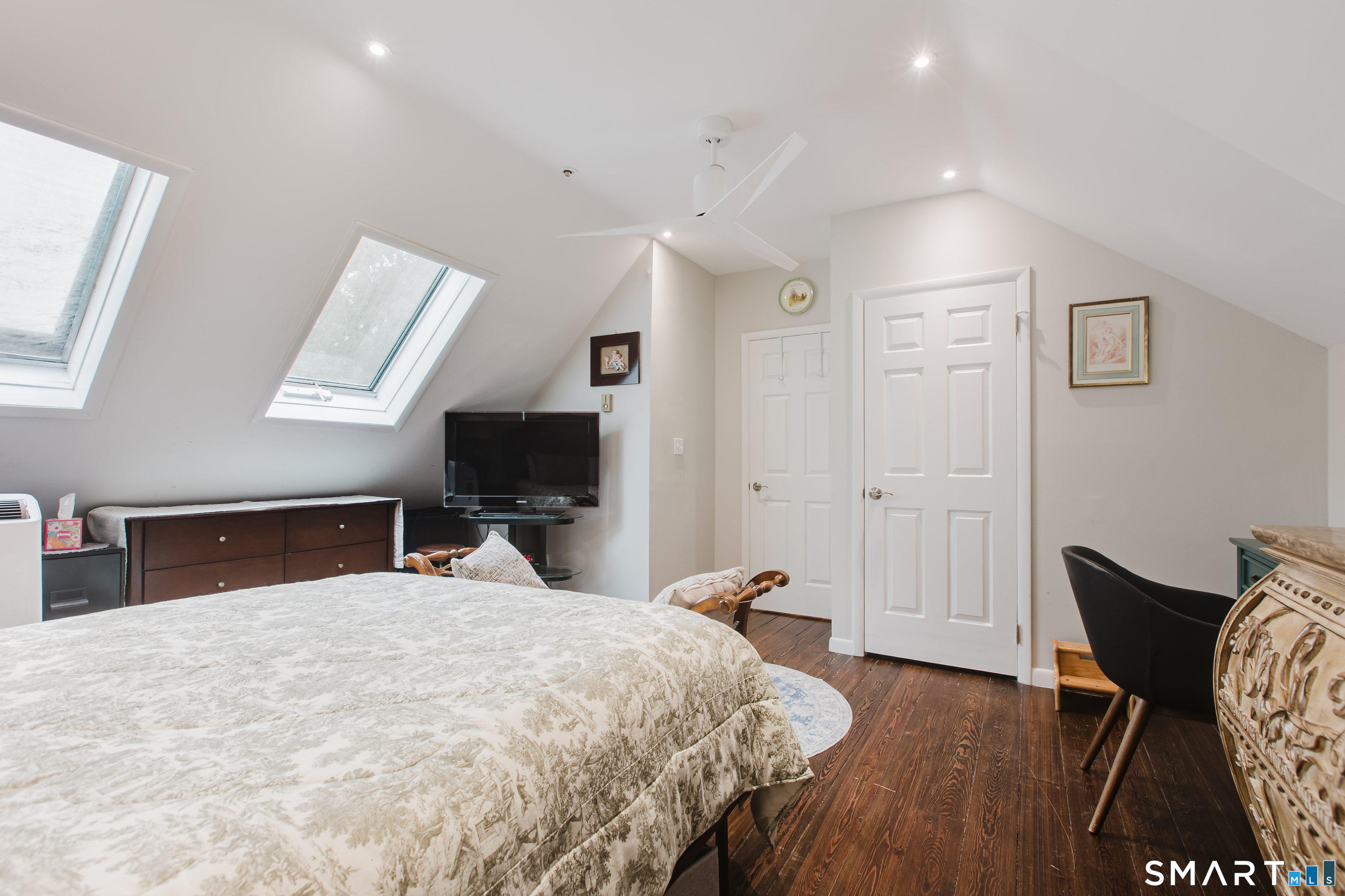64 Maple Tree Avenue Unit: 2
