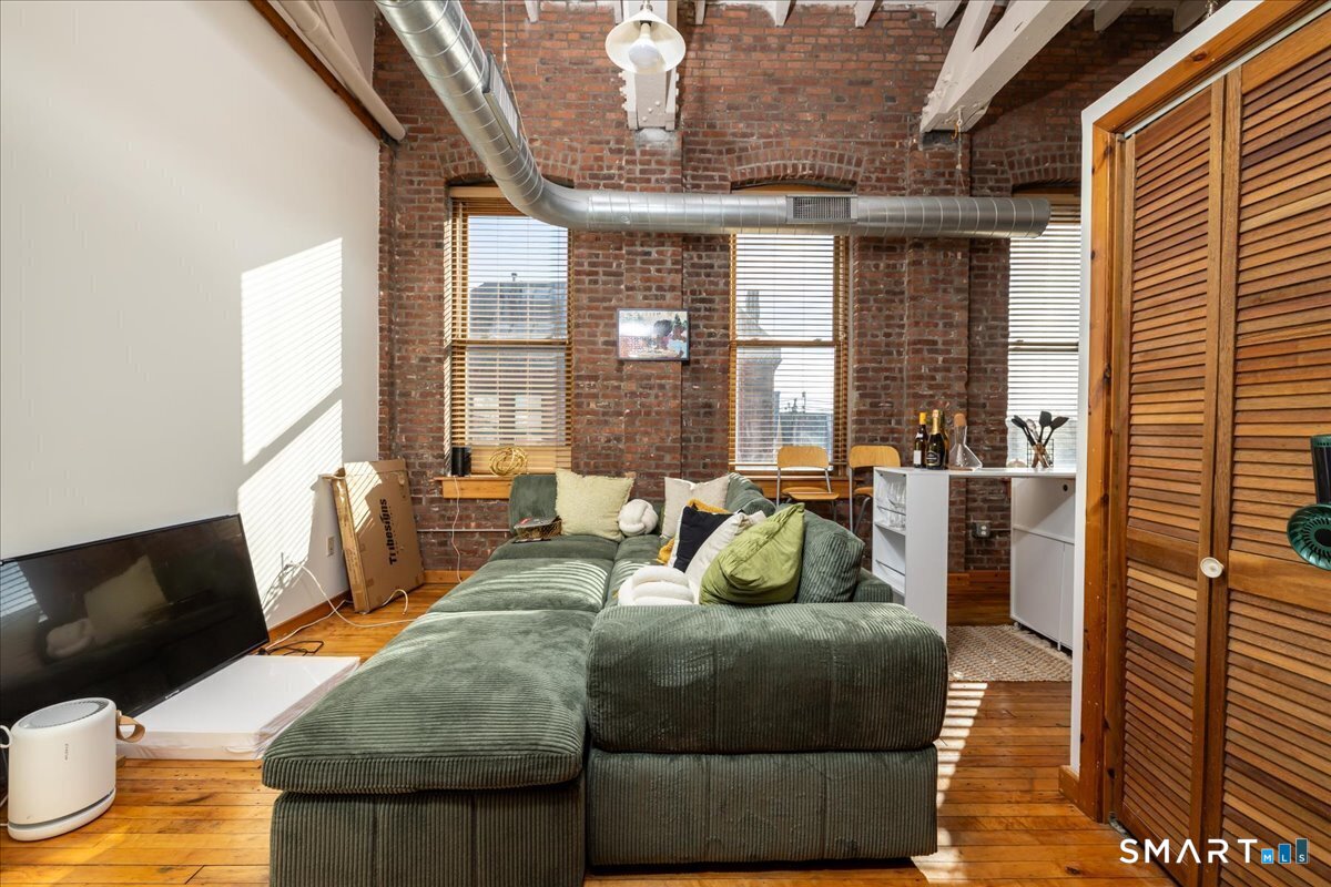 325 Lafayette Street Unit: 1302