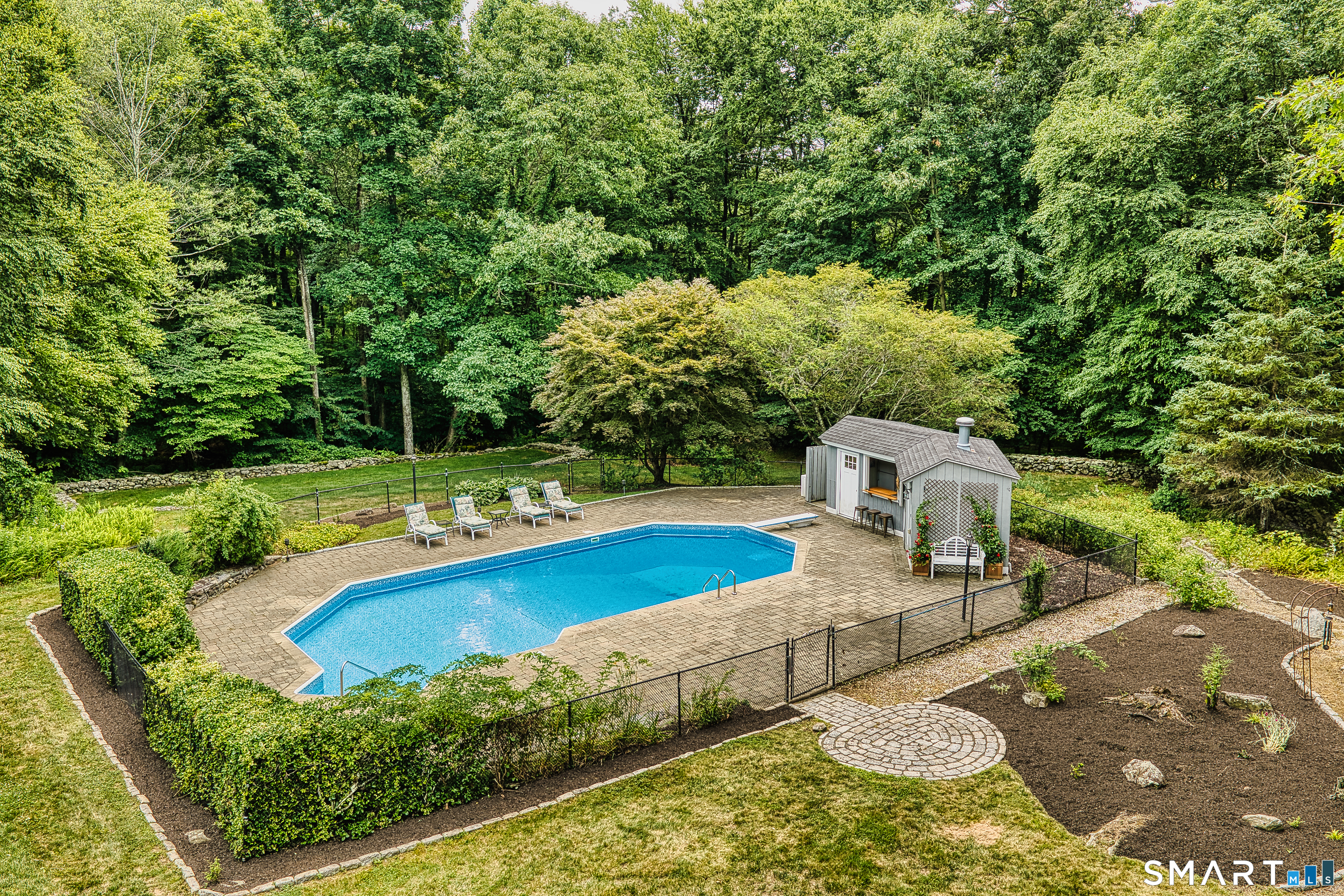 17 Plumtrees Road