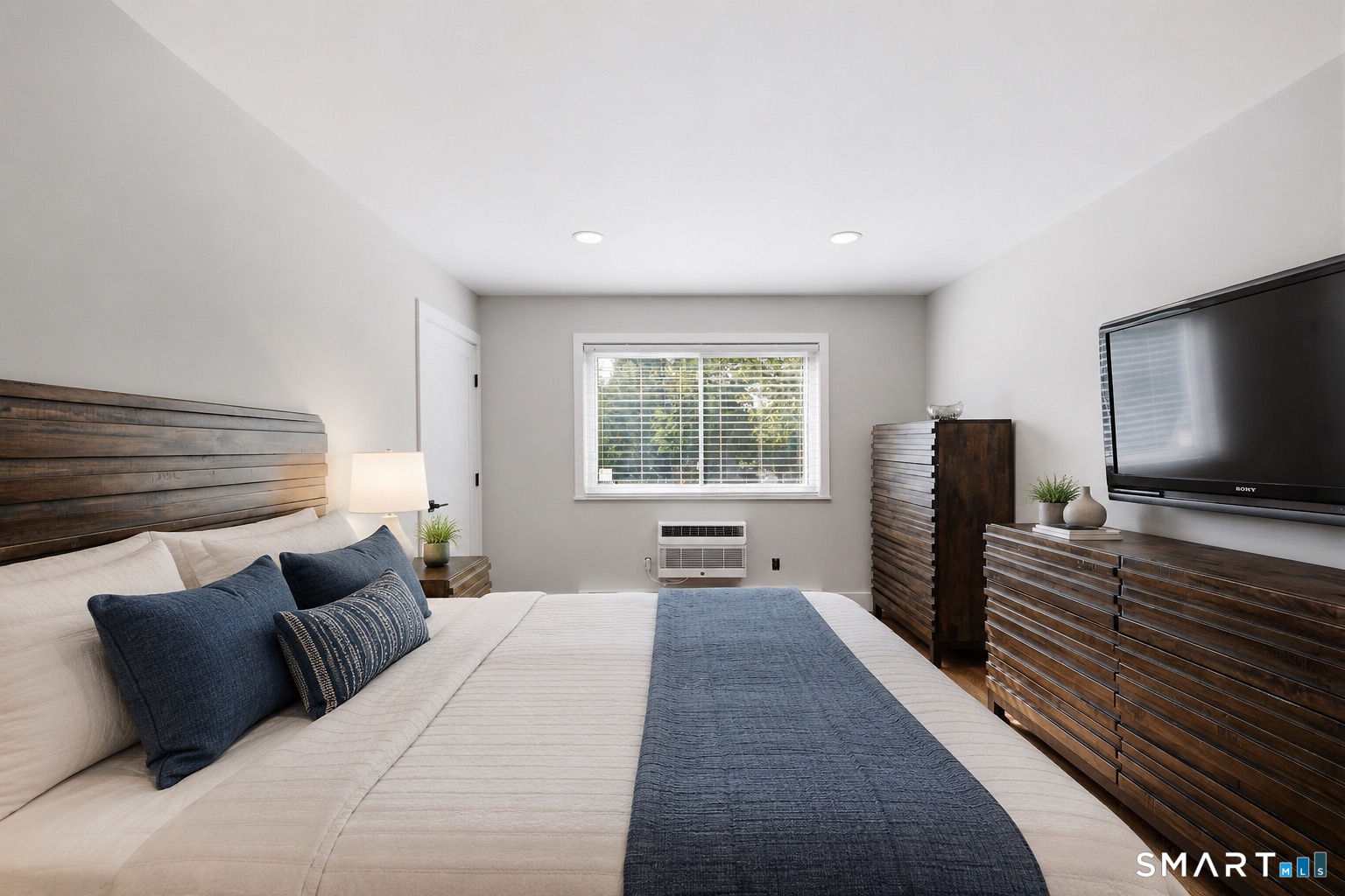 201 Highview Avenue Unit: D2