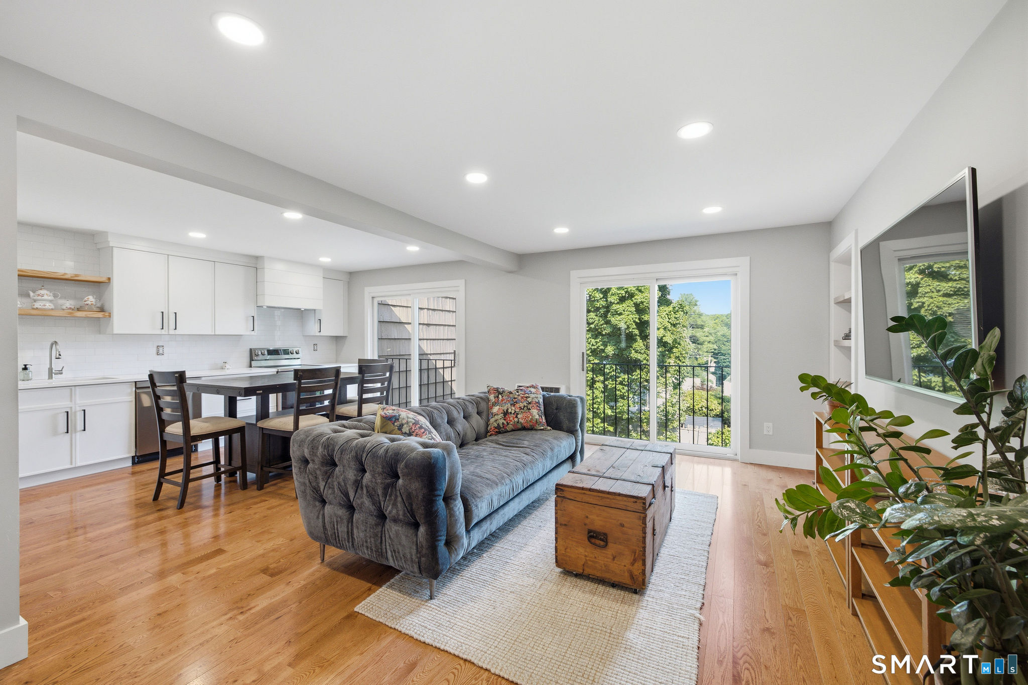 201 Highview Avenue Unit: D2