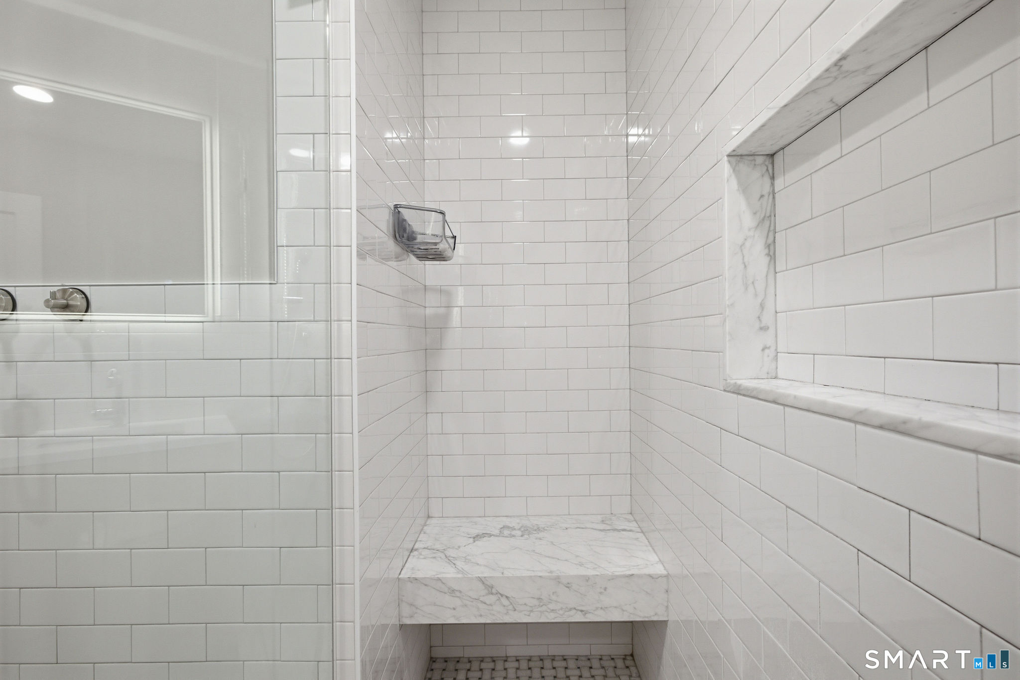 201 Highview Avenue Unit: D2