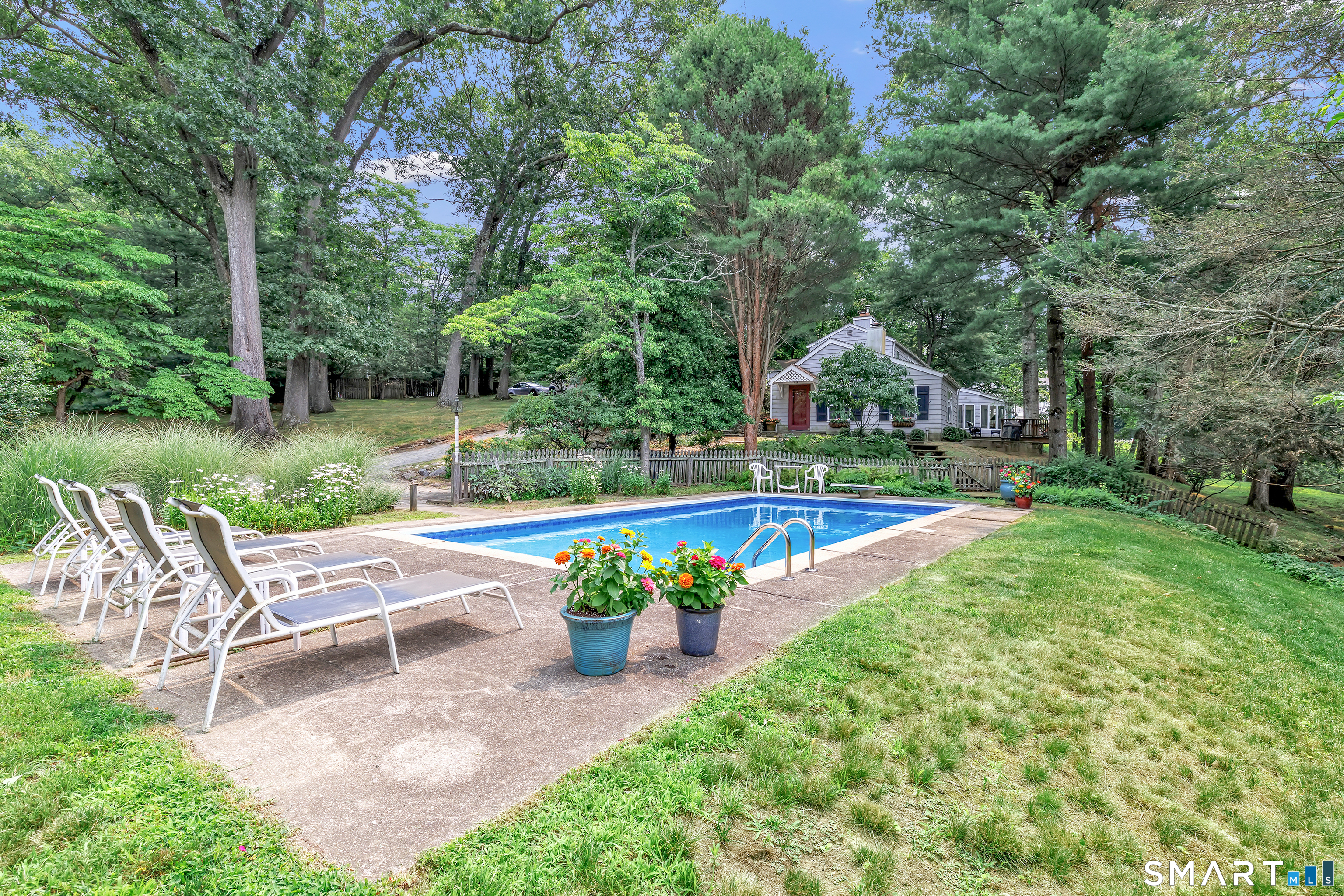107 Roseville Road