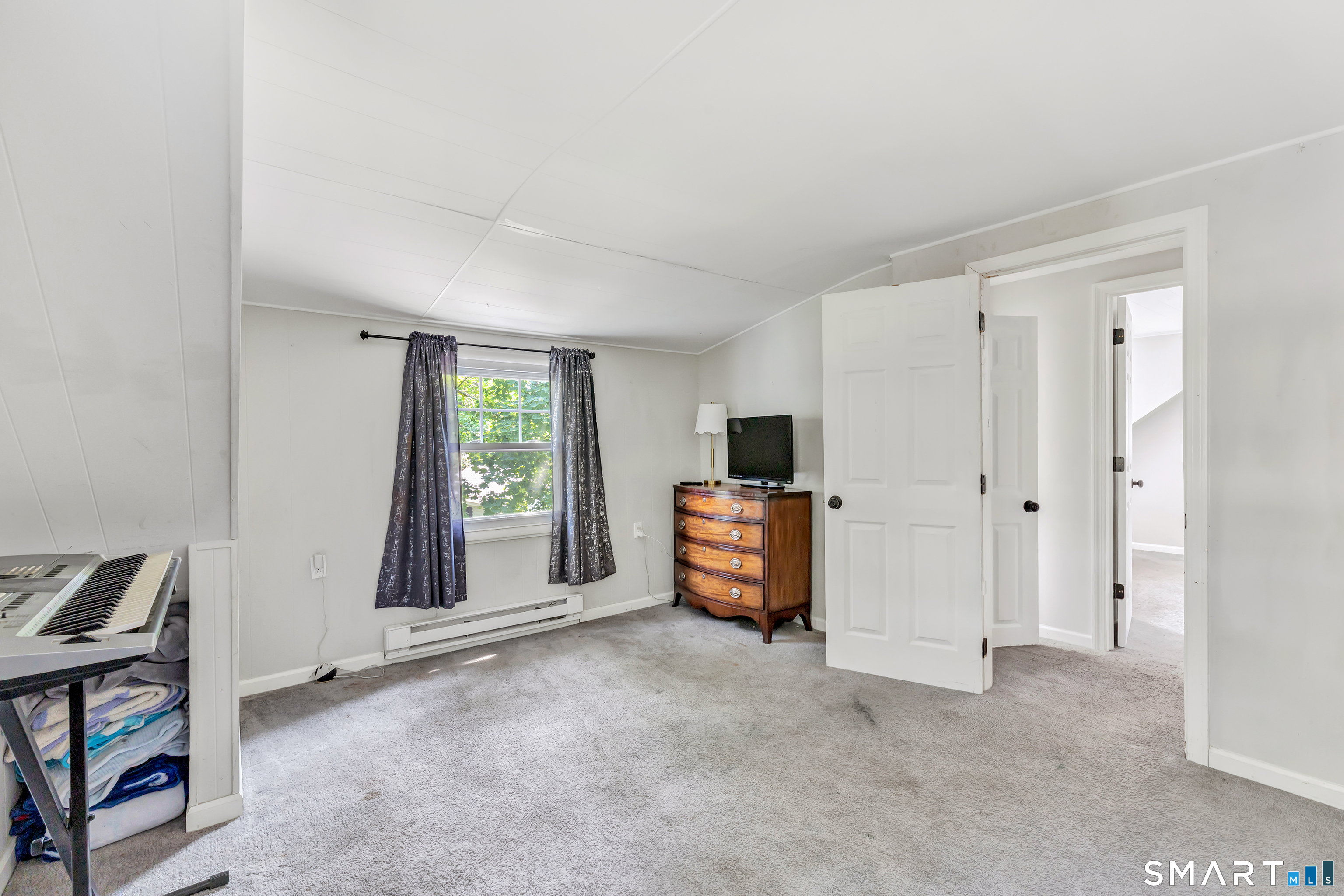 2082 Stratfield Road