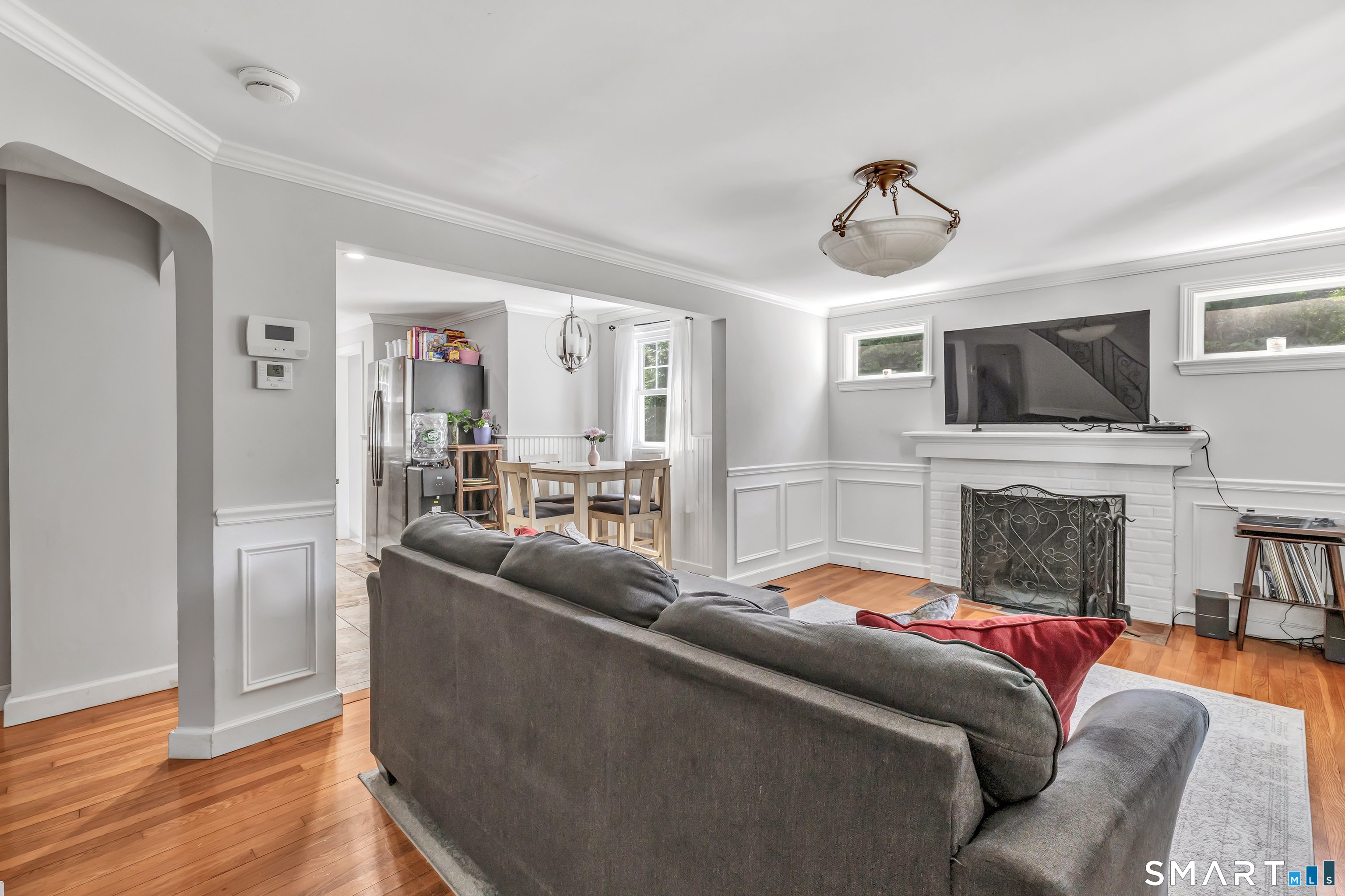 2082 Stratfield Road