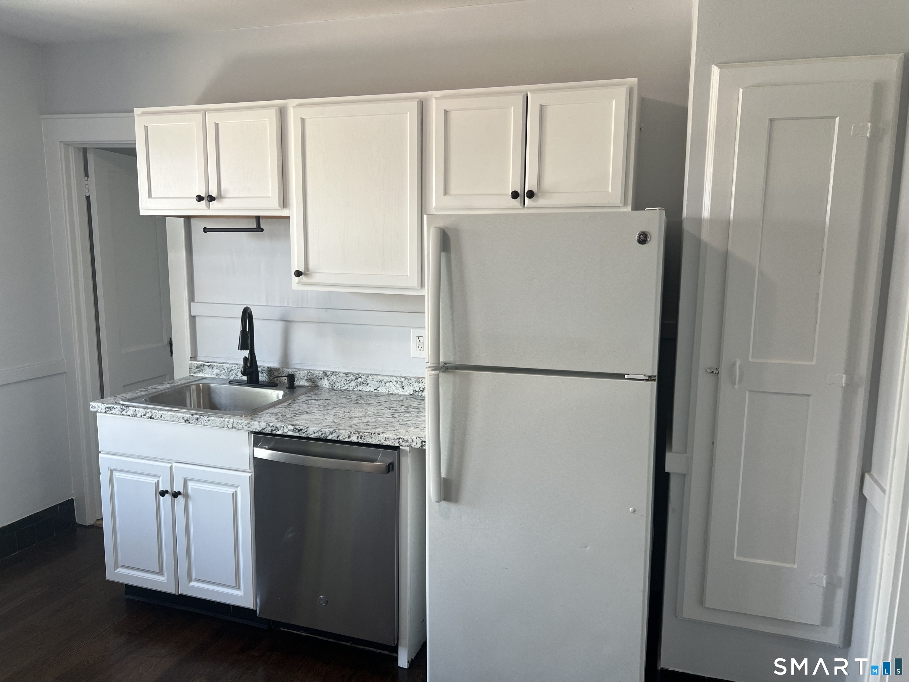 24 Circular Avenue Unit: 3B