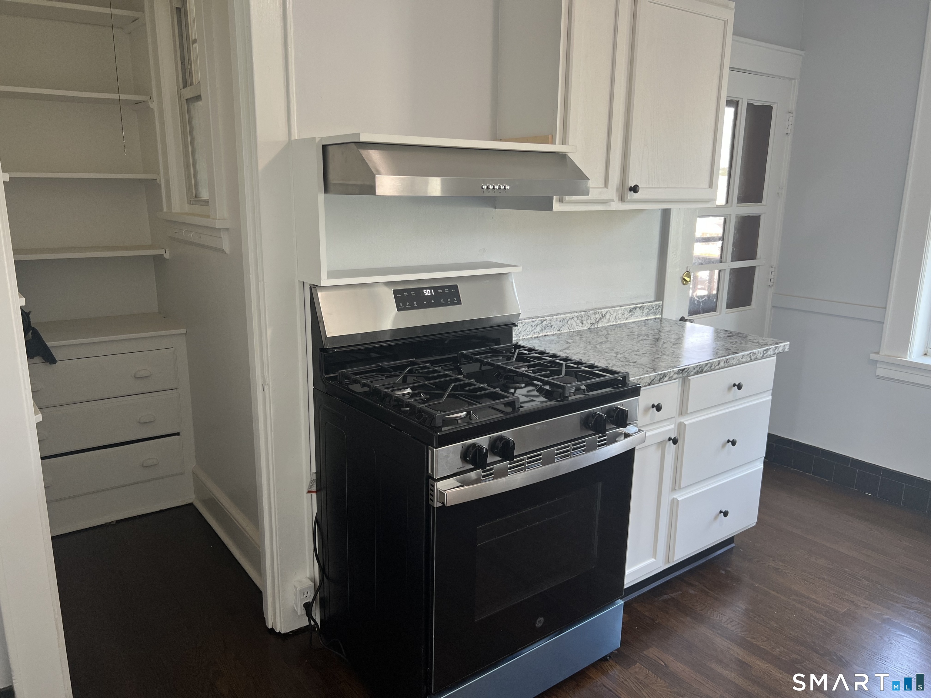 24 Circular Avenue Unit: 3B