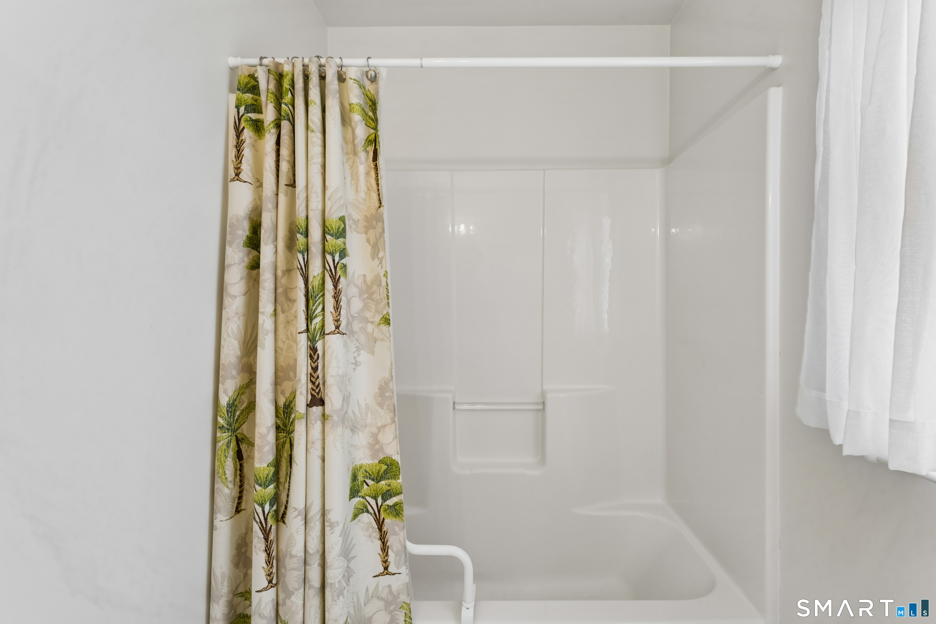 73 Forest Road Unit: A