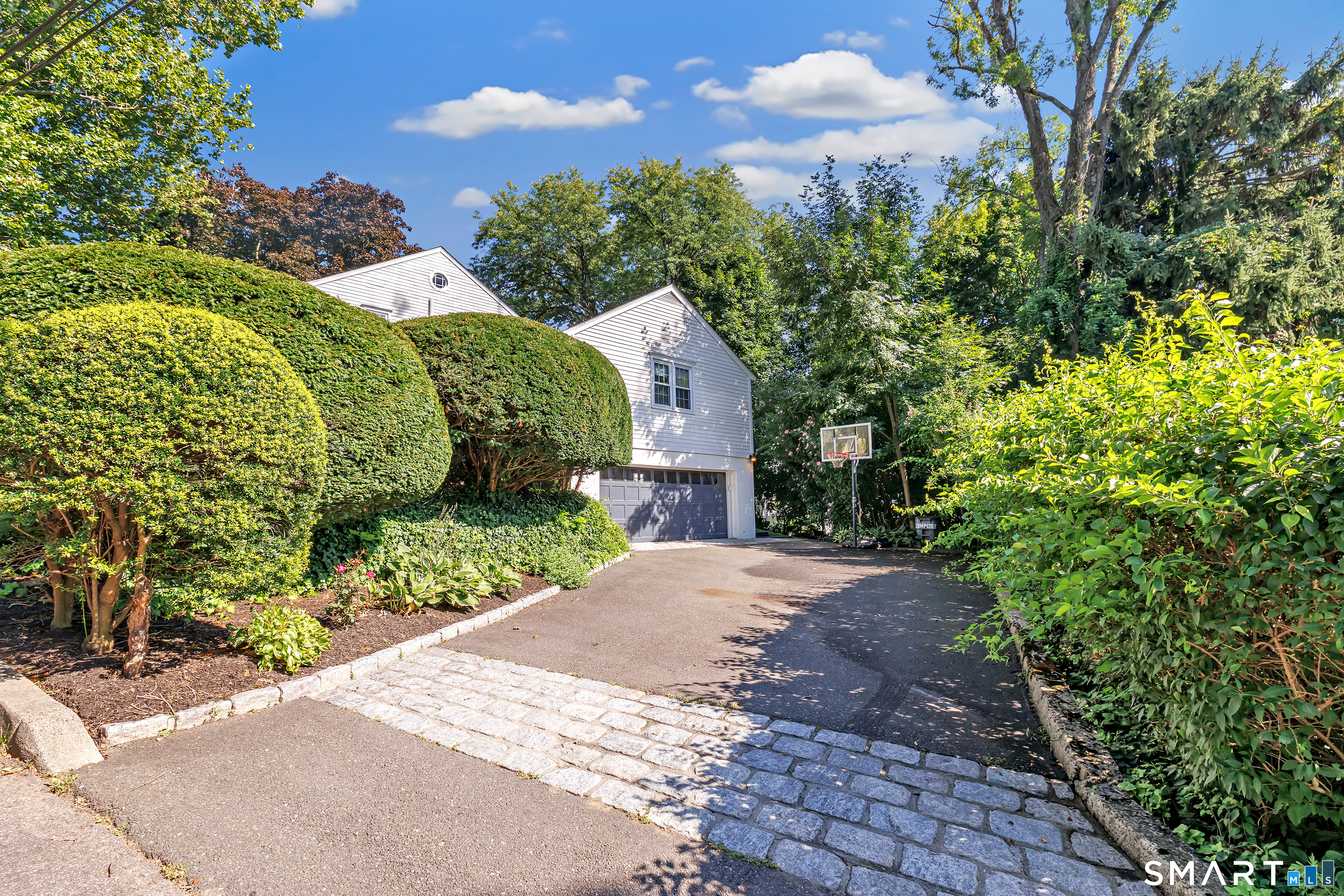 107 Benedict Avenue