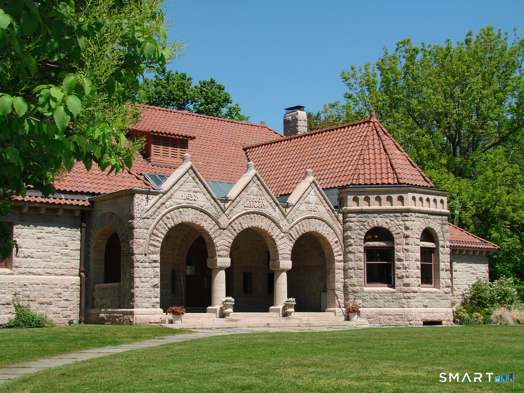590 Sturges Highway