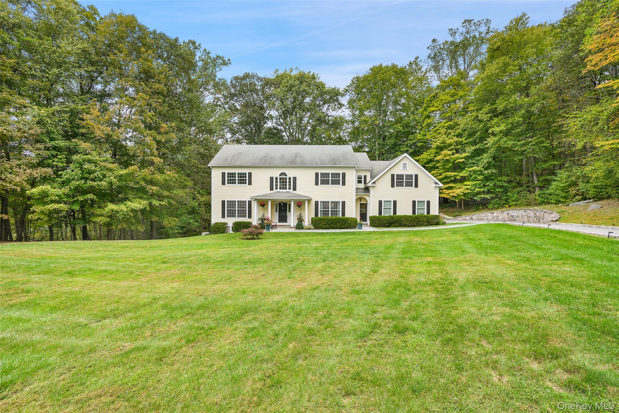19 Ledgewood Lane