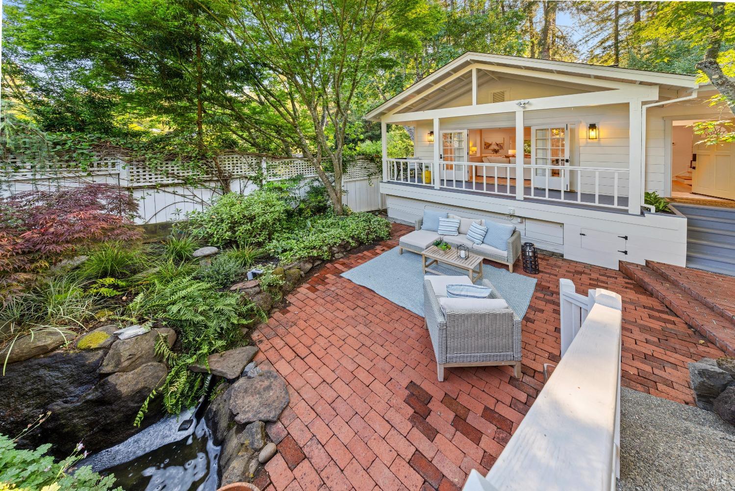 239 W Blithedale Ave