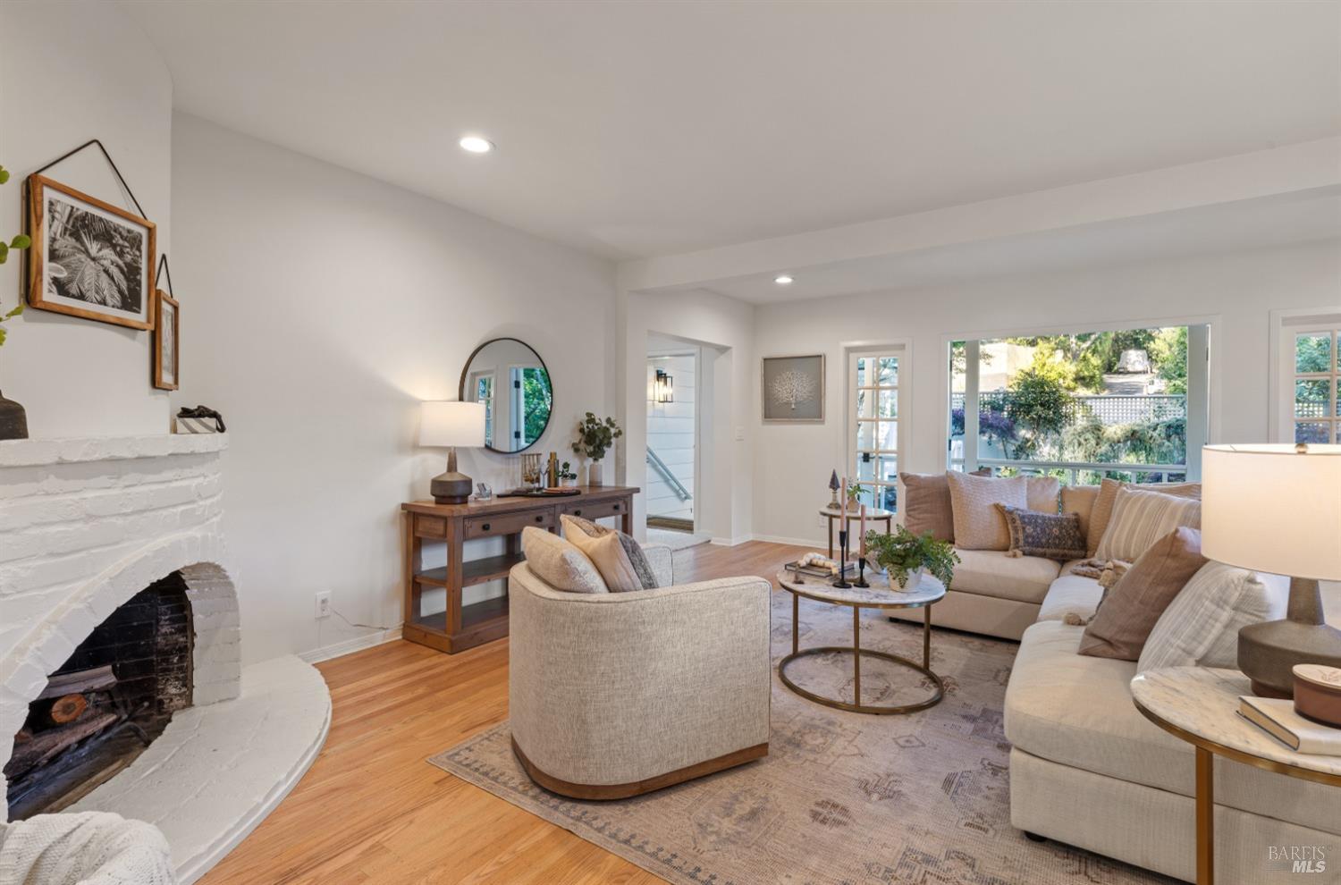 239 W Blithedale Ave