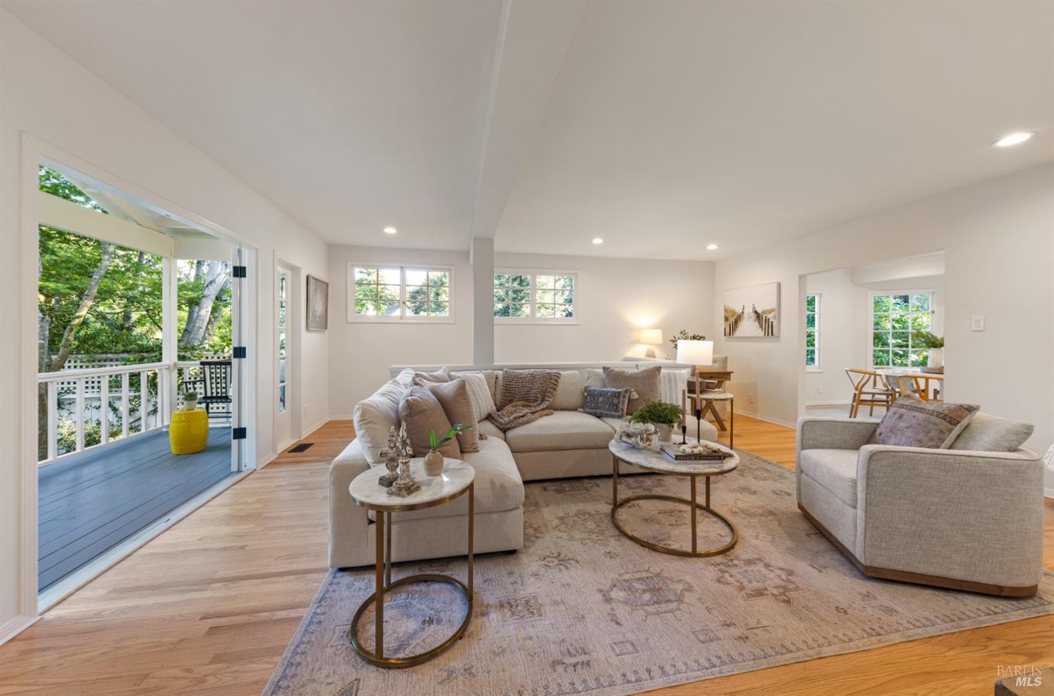 239 W Blithedale Ave