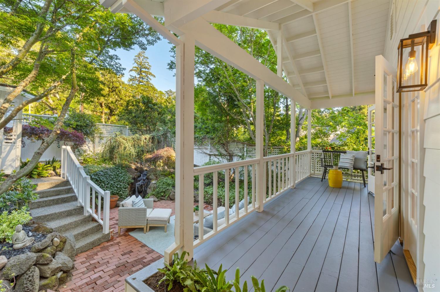 239 W Blithedale Ave