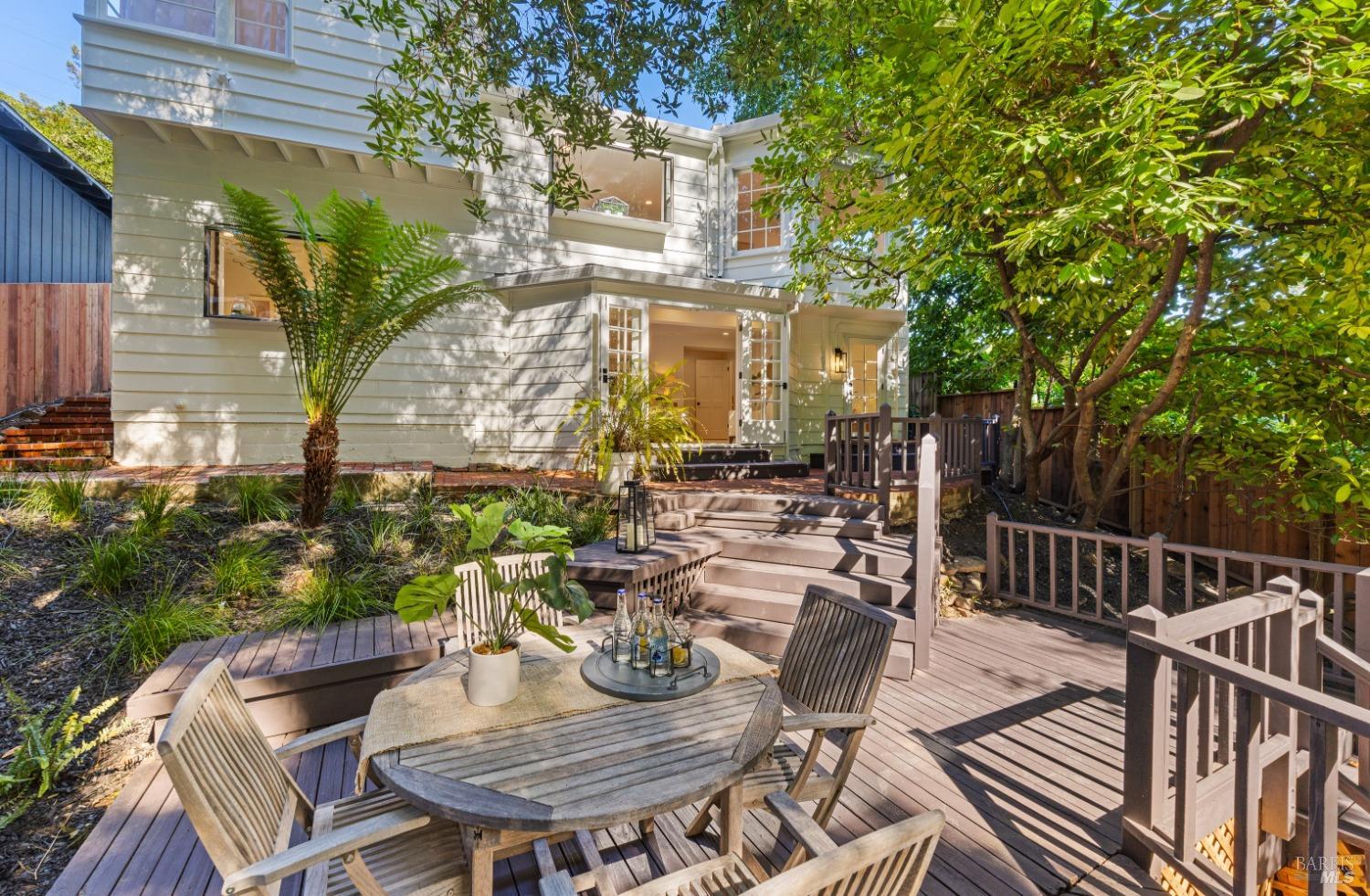 239 W Blithedale Ave