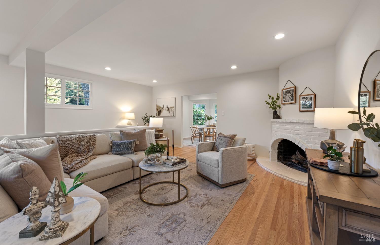 239 W Blithedale Ave