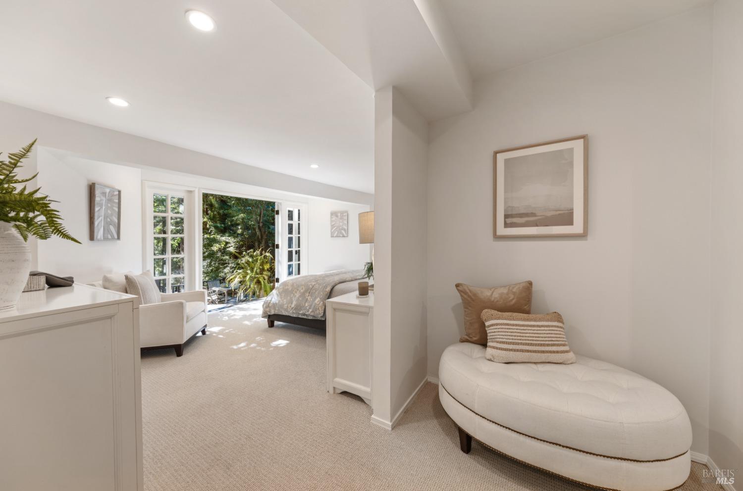 239 W Blithedale Ave