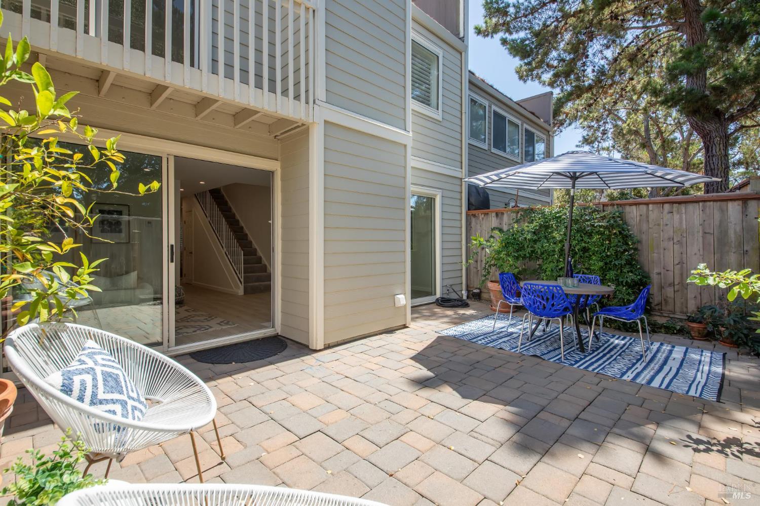 82 Mariner Green Dr