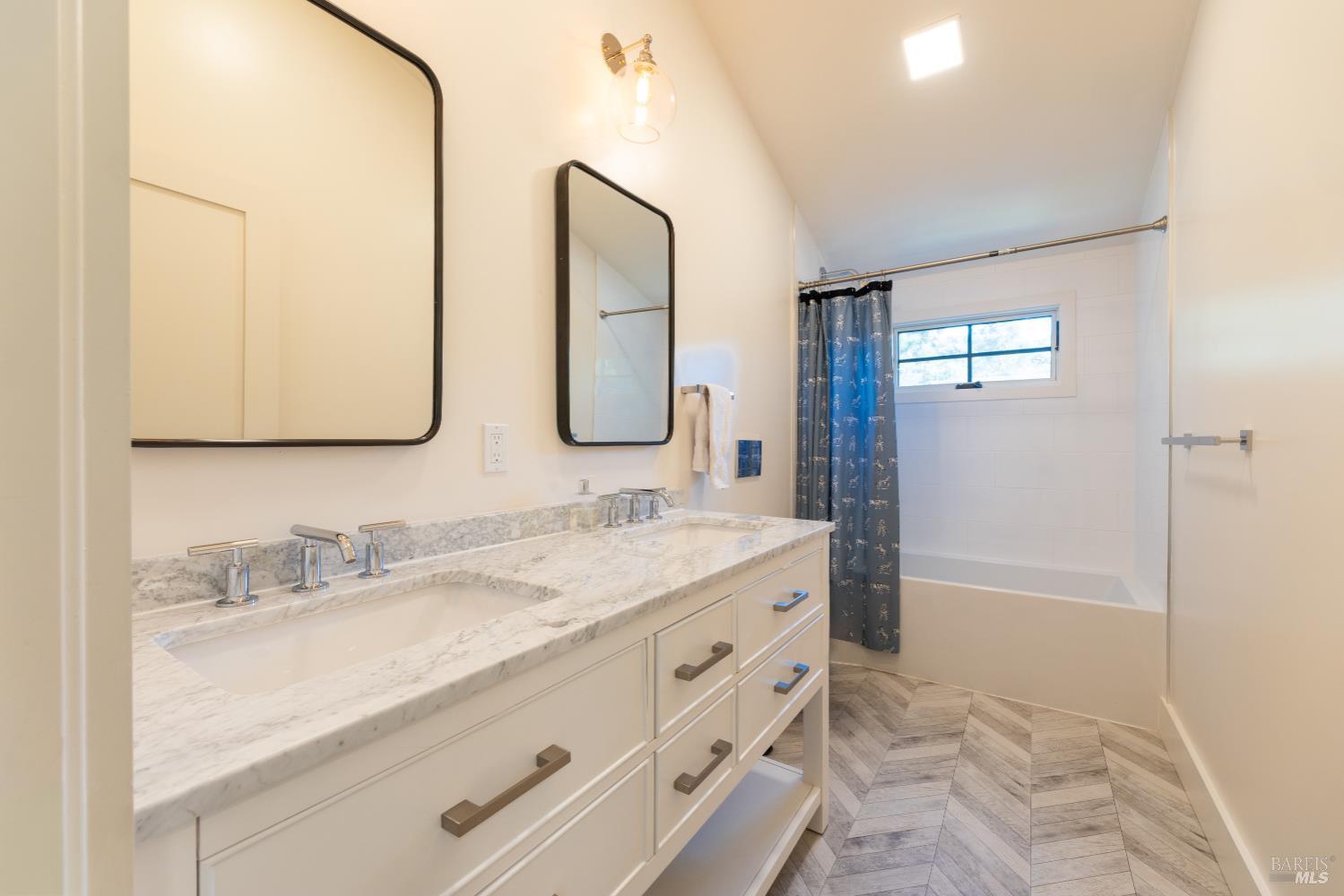 137 Granada Dr