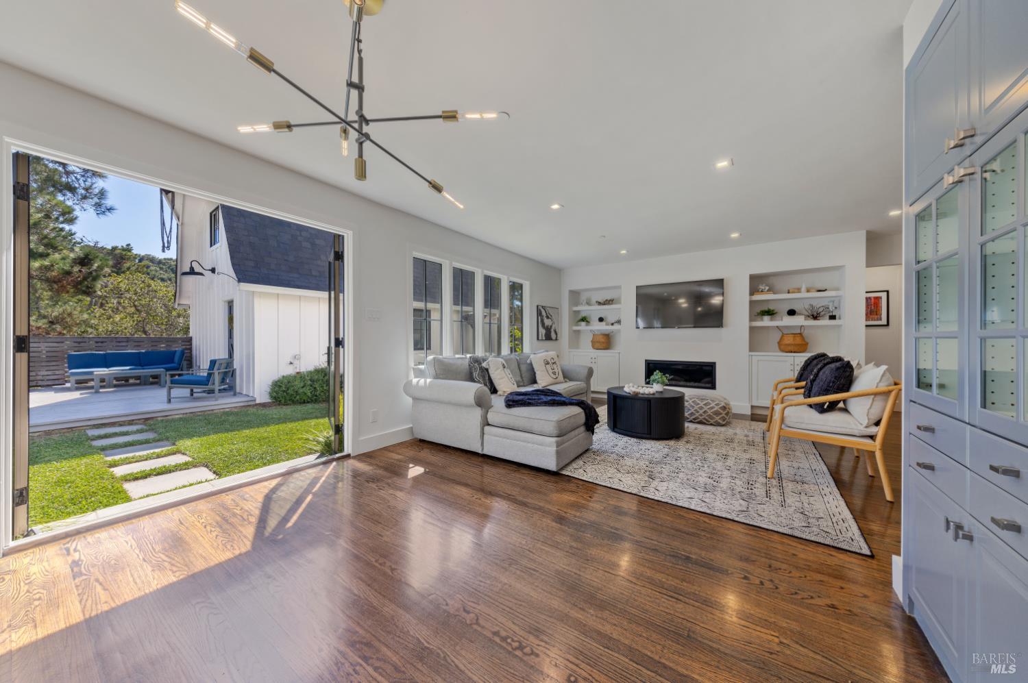 137 Granada Dr