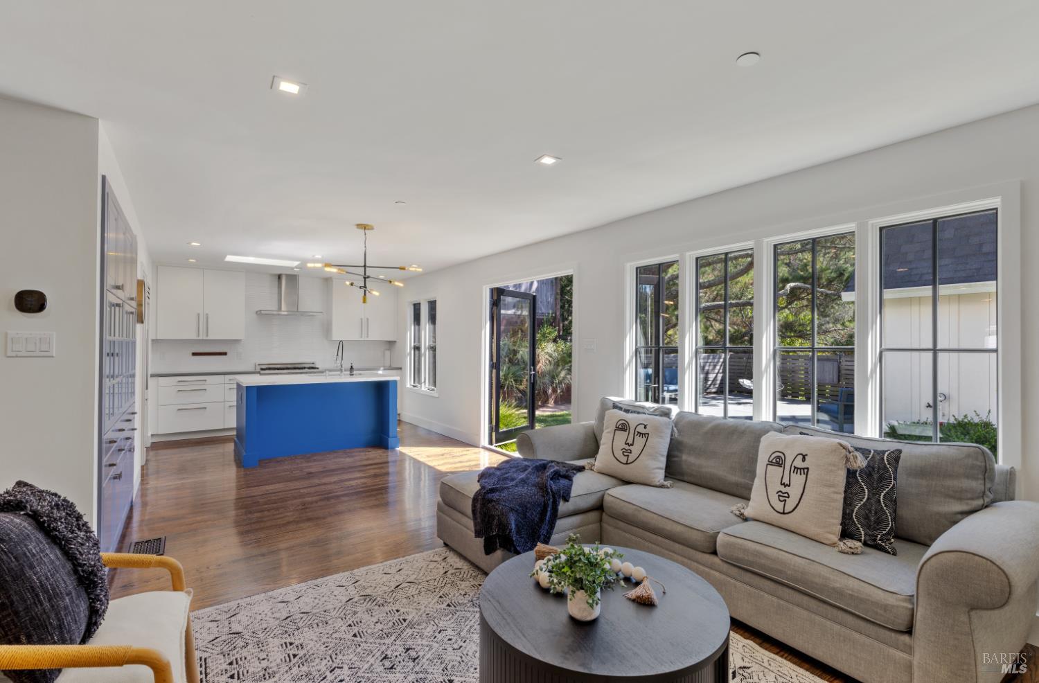 137 Granada Dr