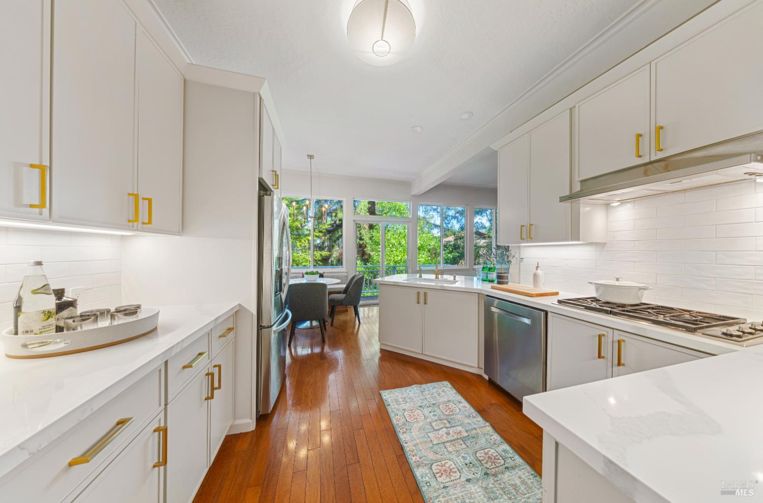 43 Creek Rd