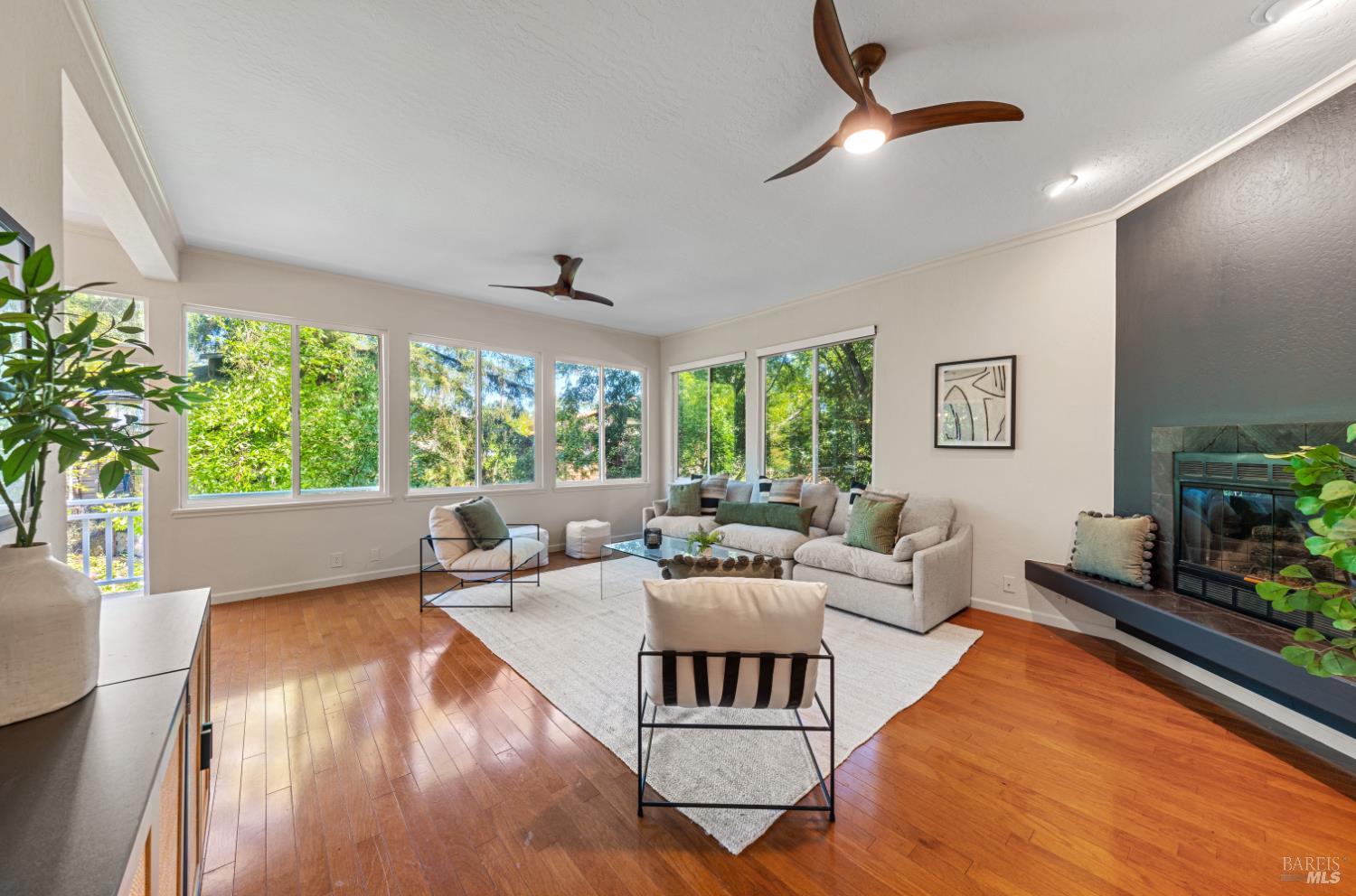 43 Creek Rd