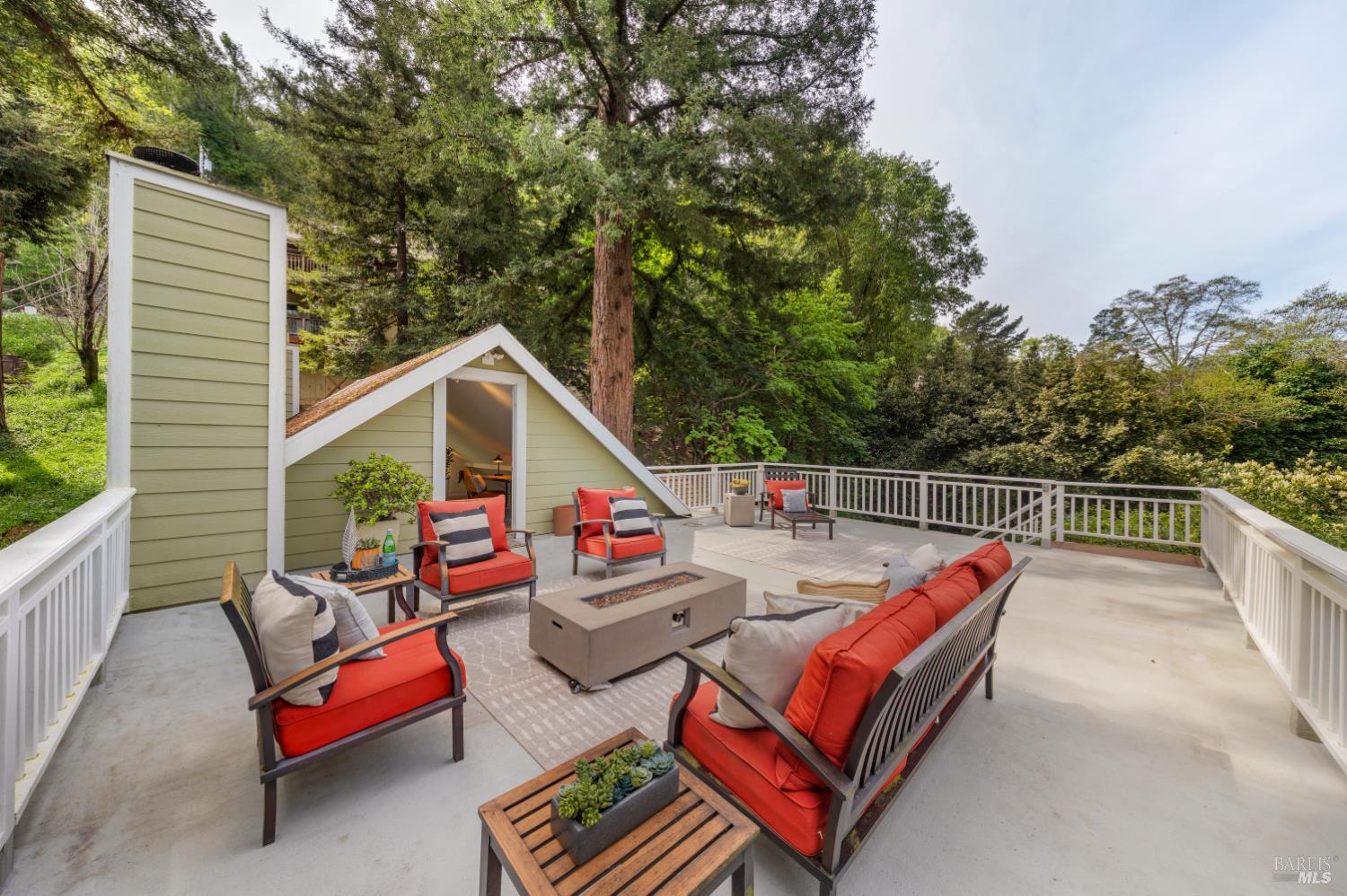 43 Creek Road