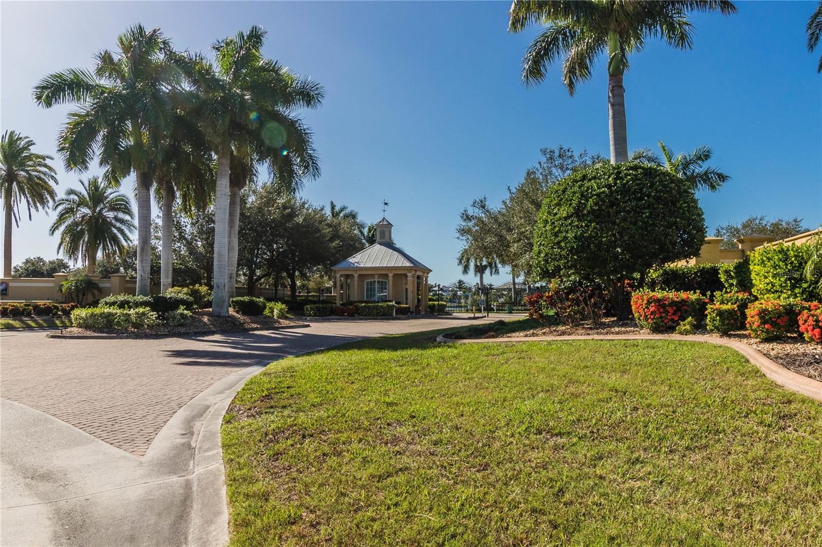 4441 GRASSY POINT BLVD