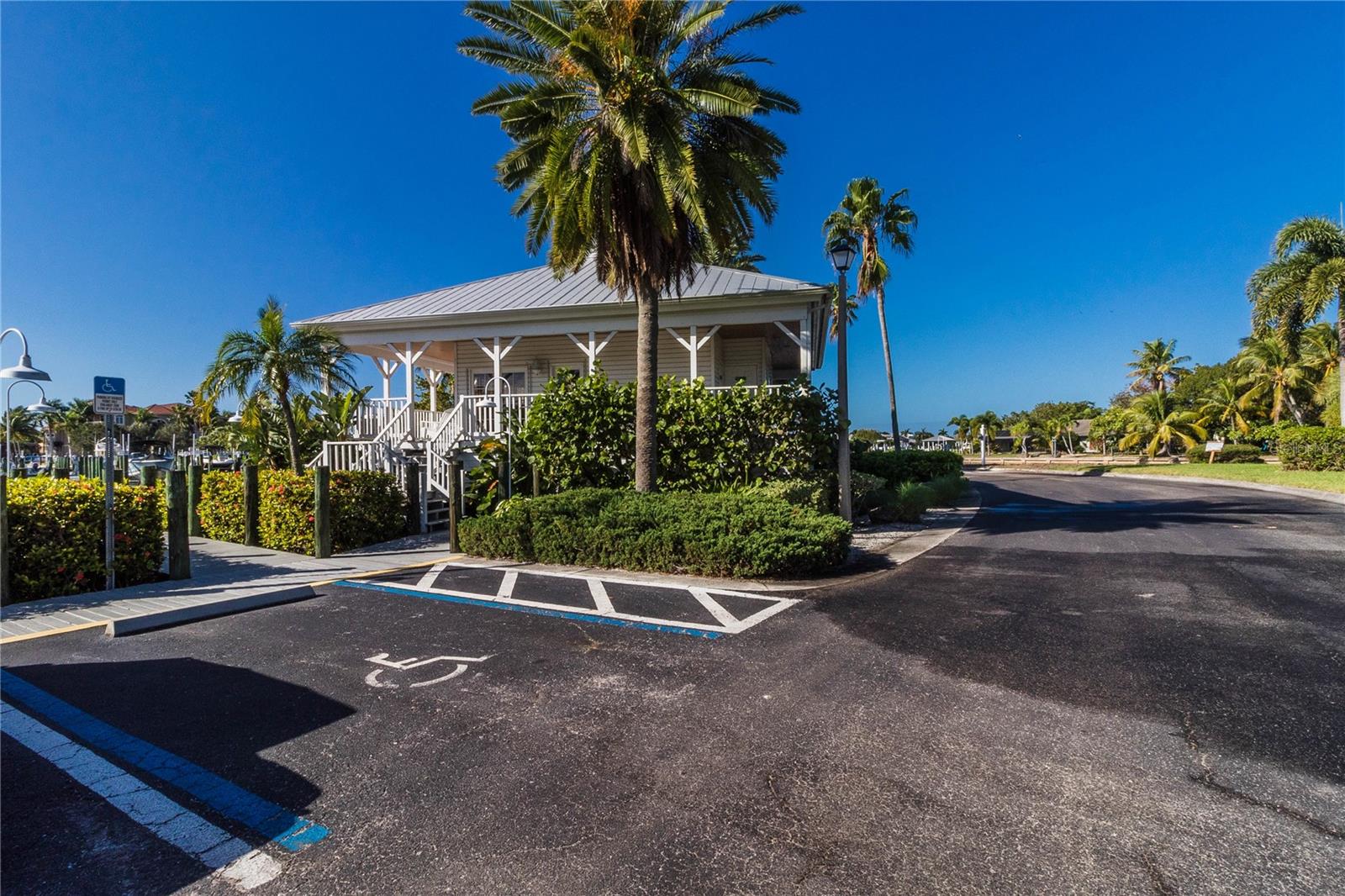 4441 GRASSY POINT BLVD