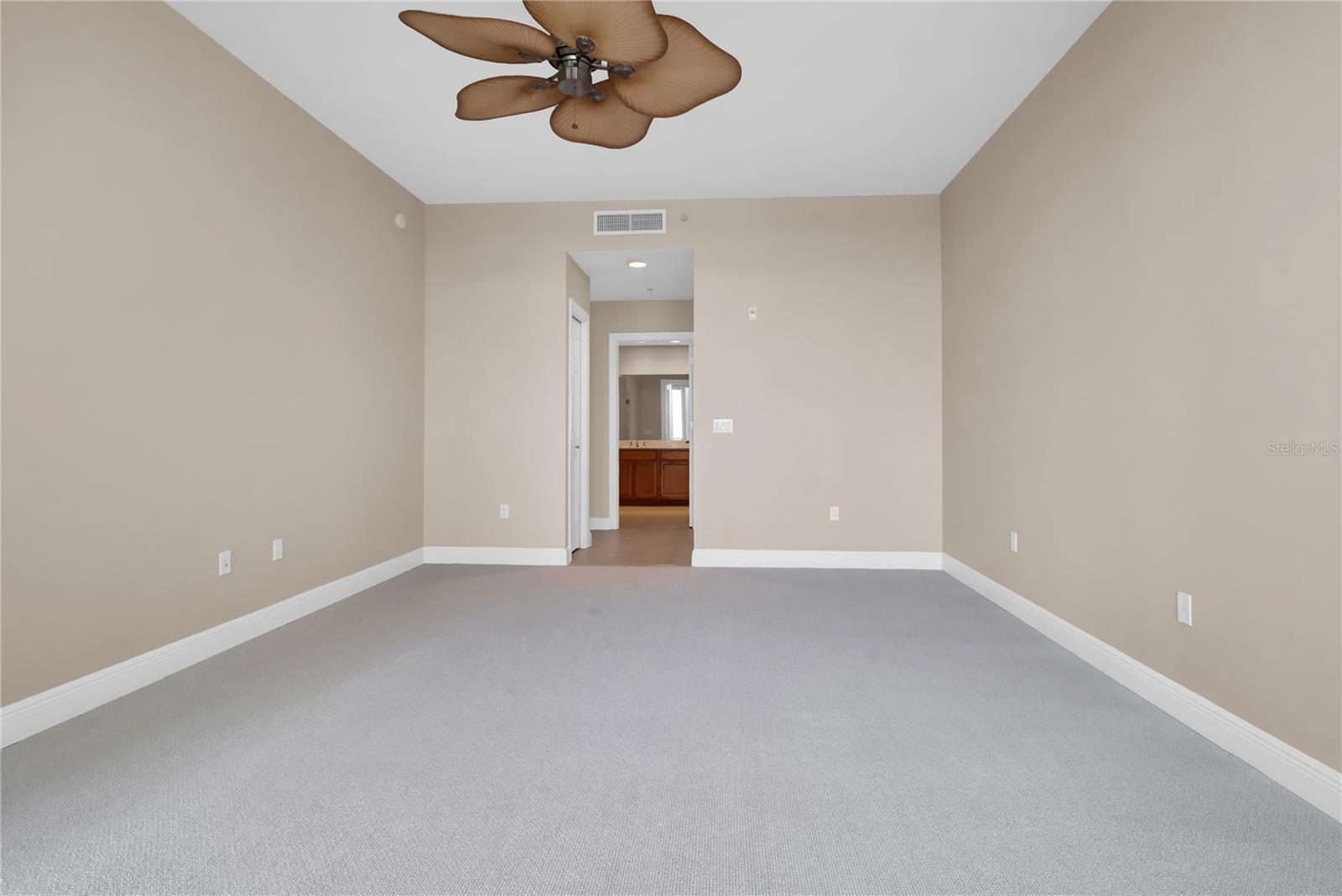 3321 SUNSET KEY CIR #609