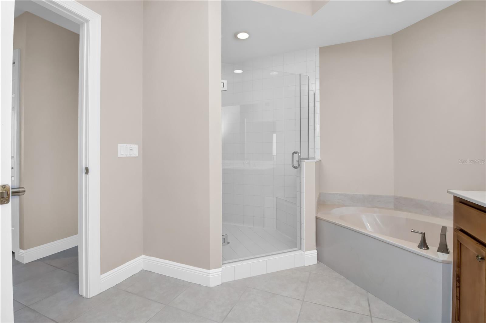 3321 SUNSET KEY CIR #609