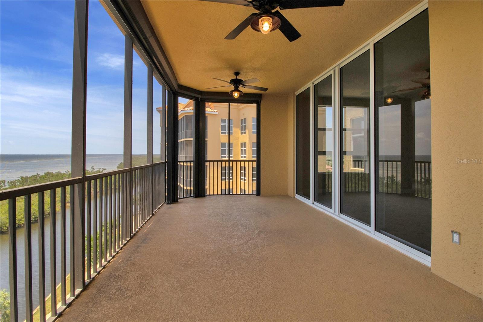 3321 SUNSET KEY CIR #609