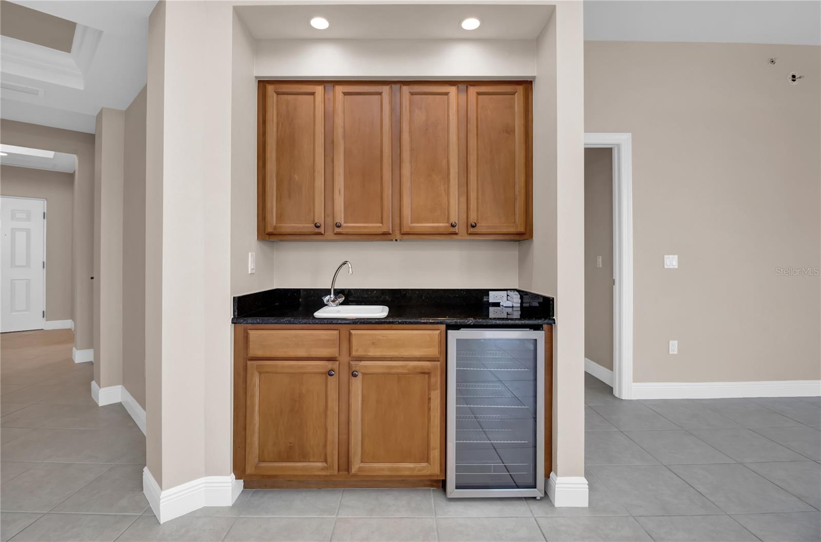 3321 SUNSET KEY CIR #609