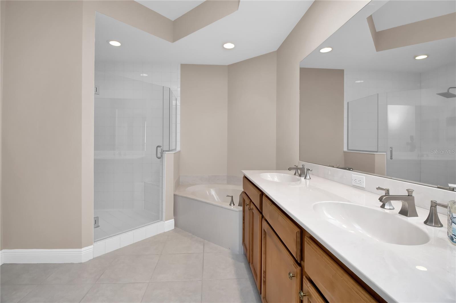 3321 SUNSET KEY CIR #609