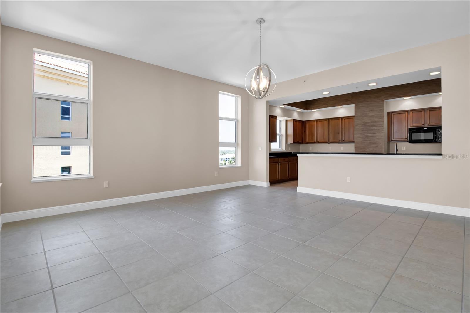 3321 SUNSET KEY CIR #609