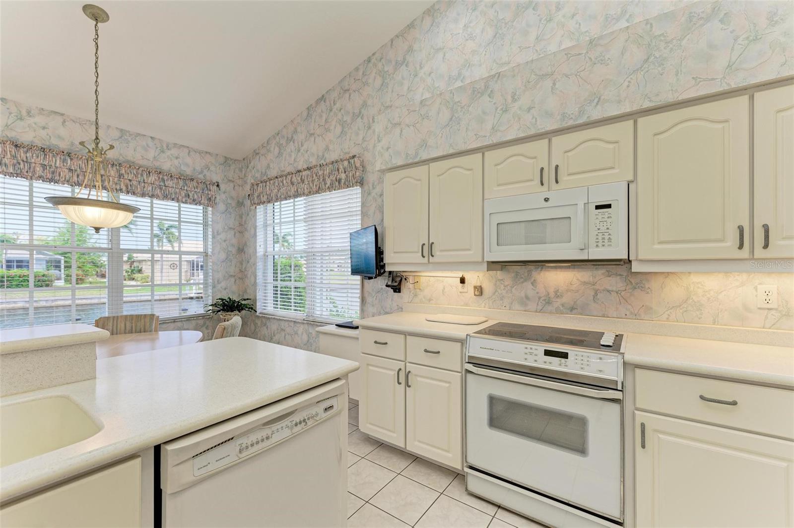 3800 BAL HARBOR BLVD #216