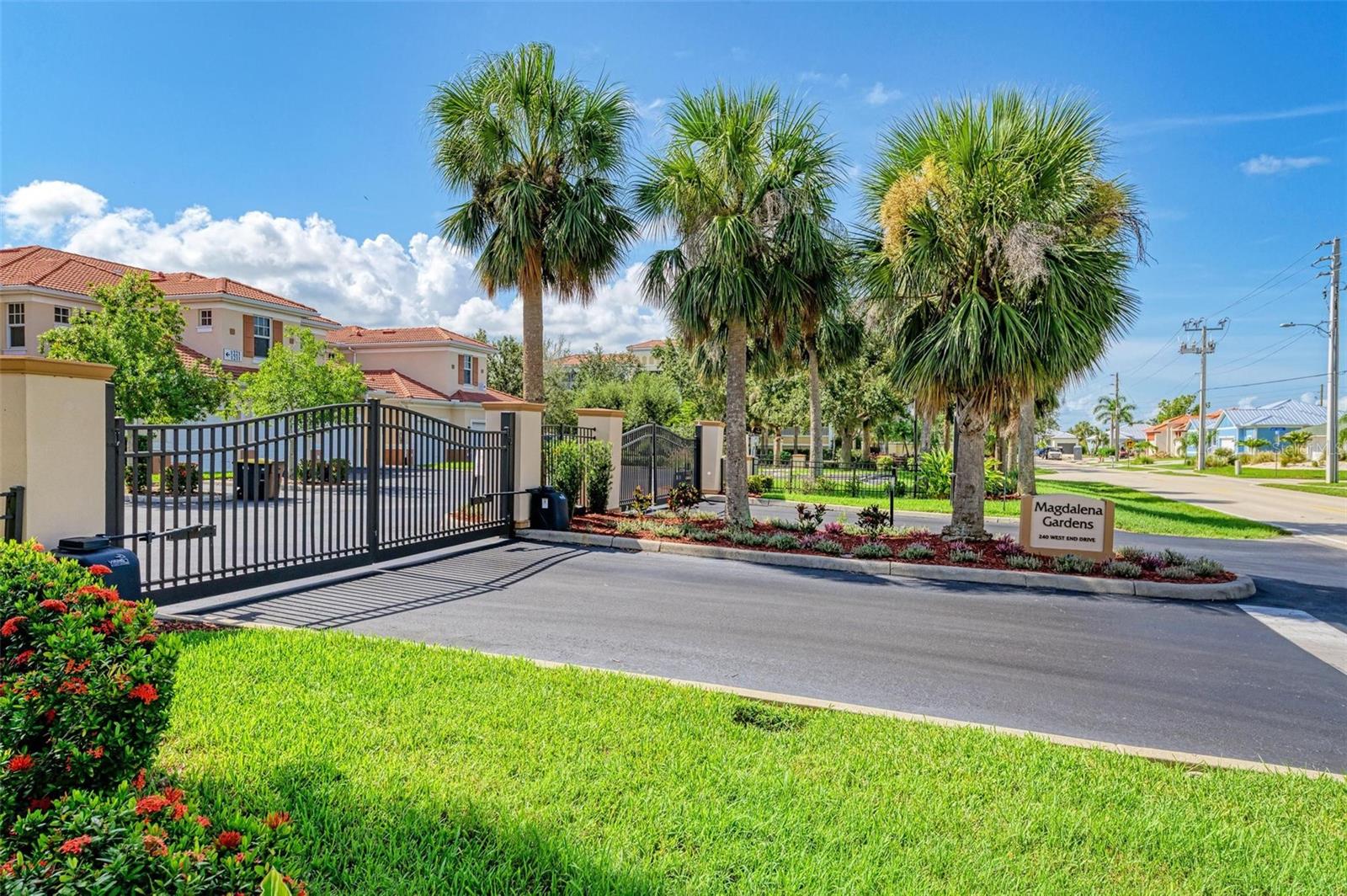 240 WEST END DR #1313