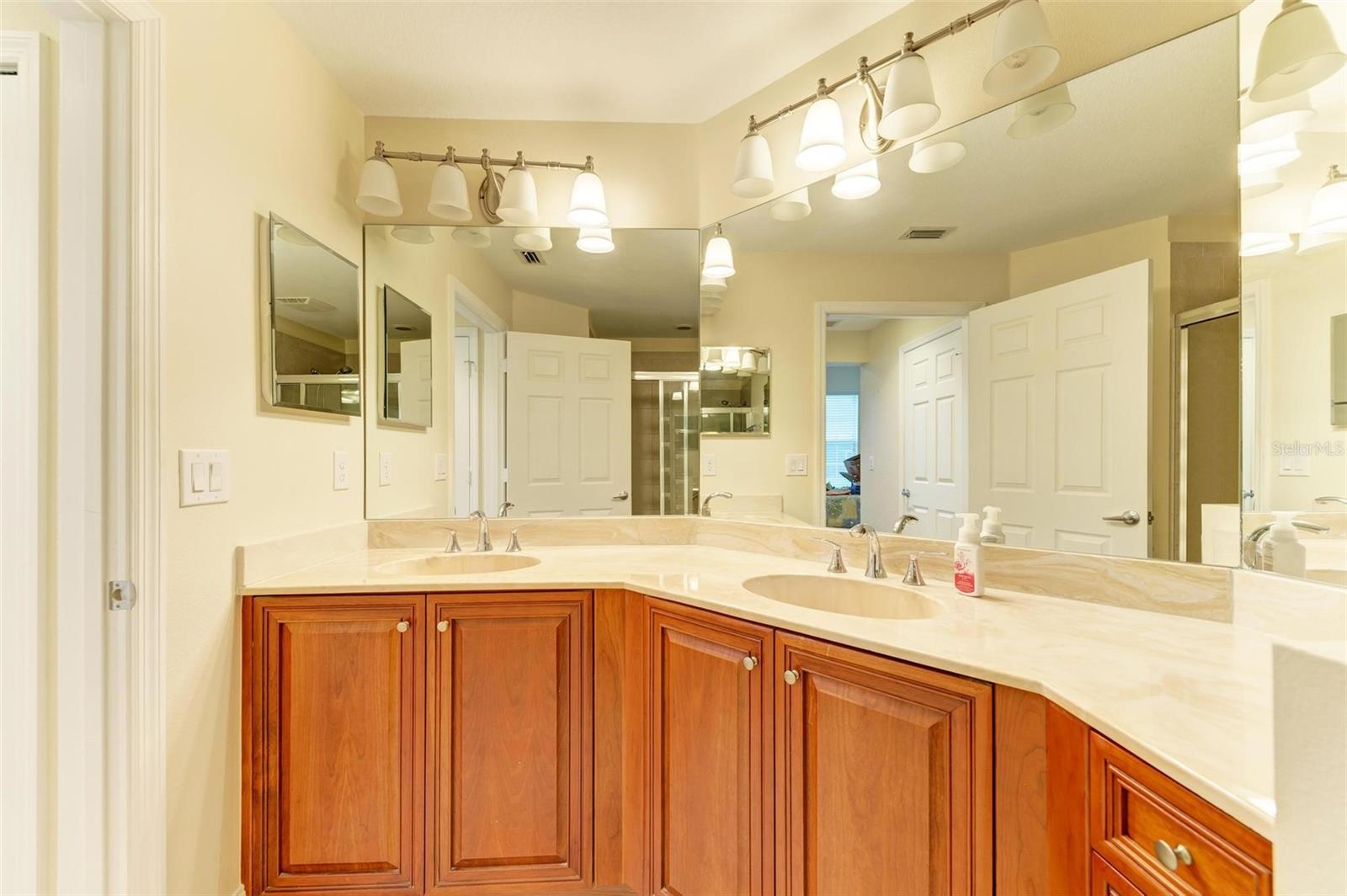 240 WEST END DR #1313